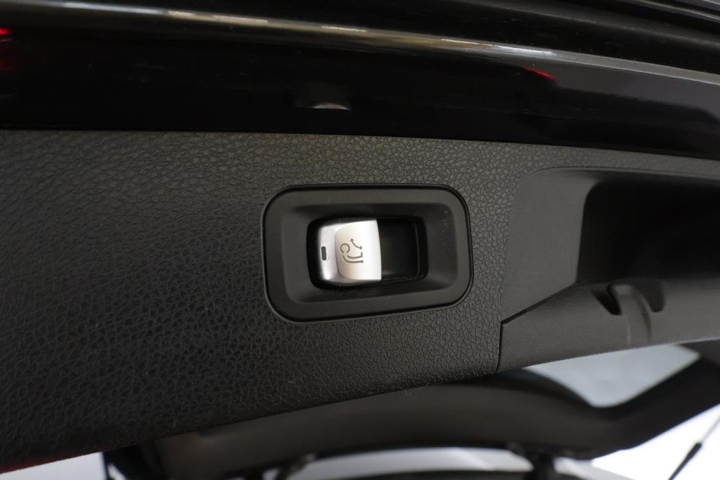 MERCEDES-BENZ E 2021