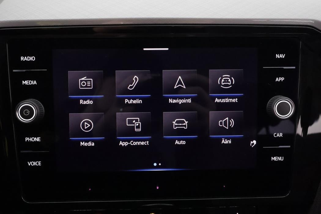 VOLKSWAGEN PASSAT 2023