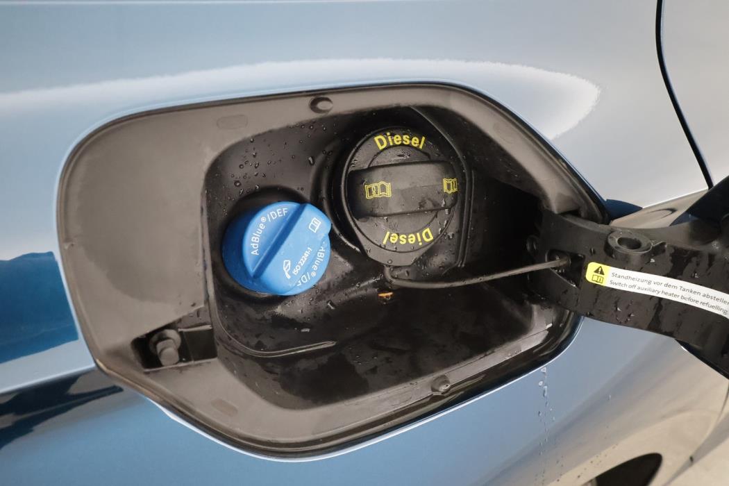 VOLKSWAGEN PASSAT 2023