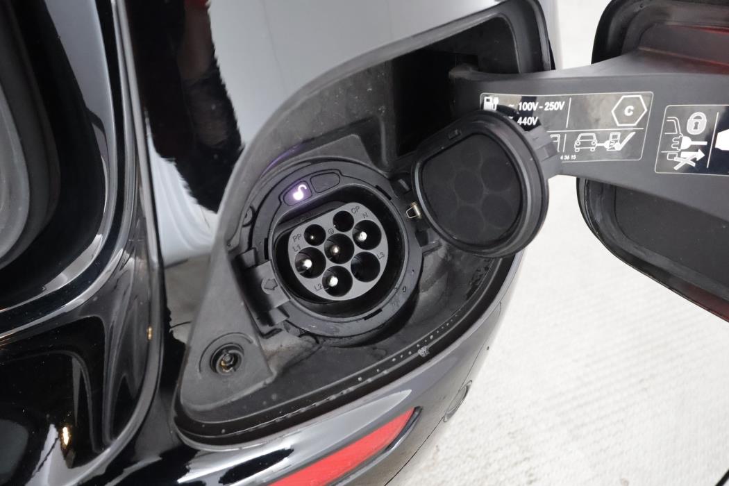 MERCEDES-BENZ E 2023