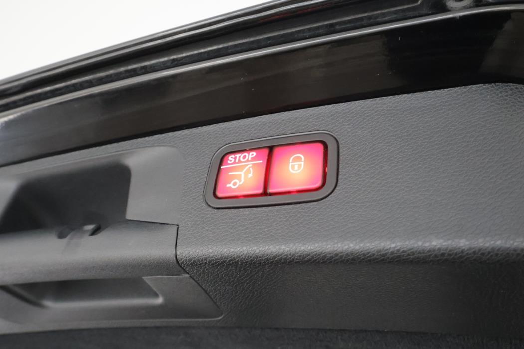 MERCEDES-BENZ E 2023