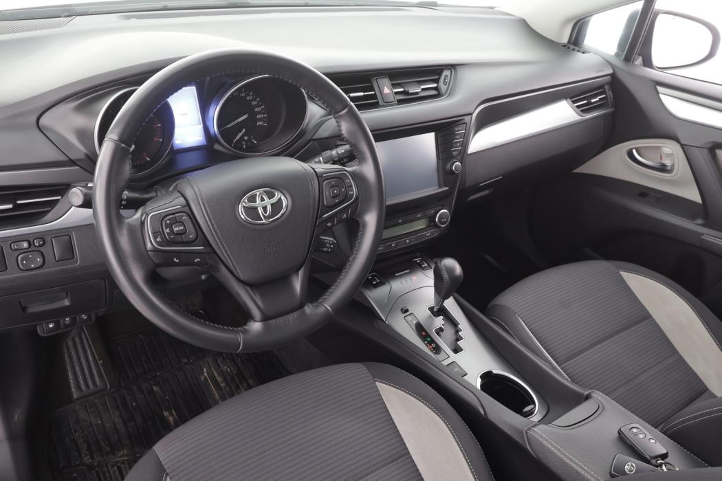 TOYOTA AVENSIS 2016
