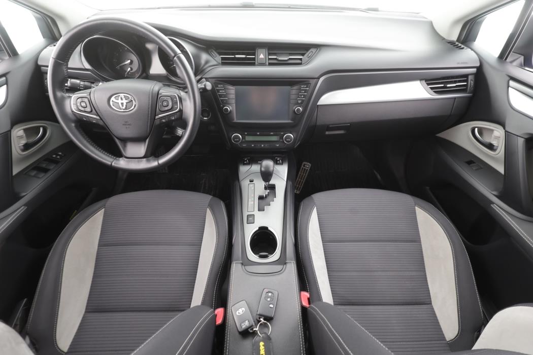 TOYOTA AVENSIS 2016