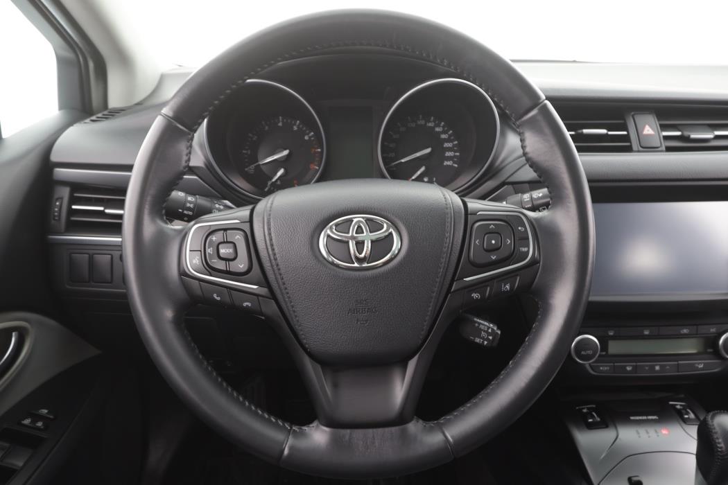 TOYOTA AVENSIS 2016