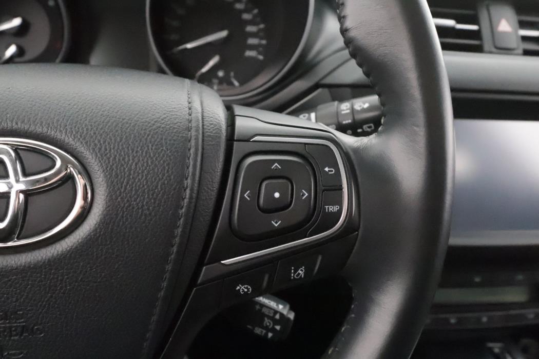 TOYOTA AVENSIS 2016