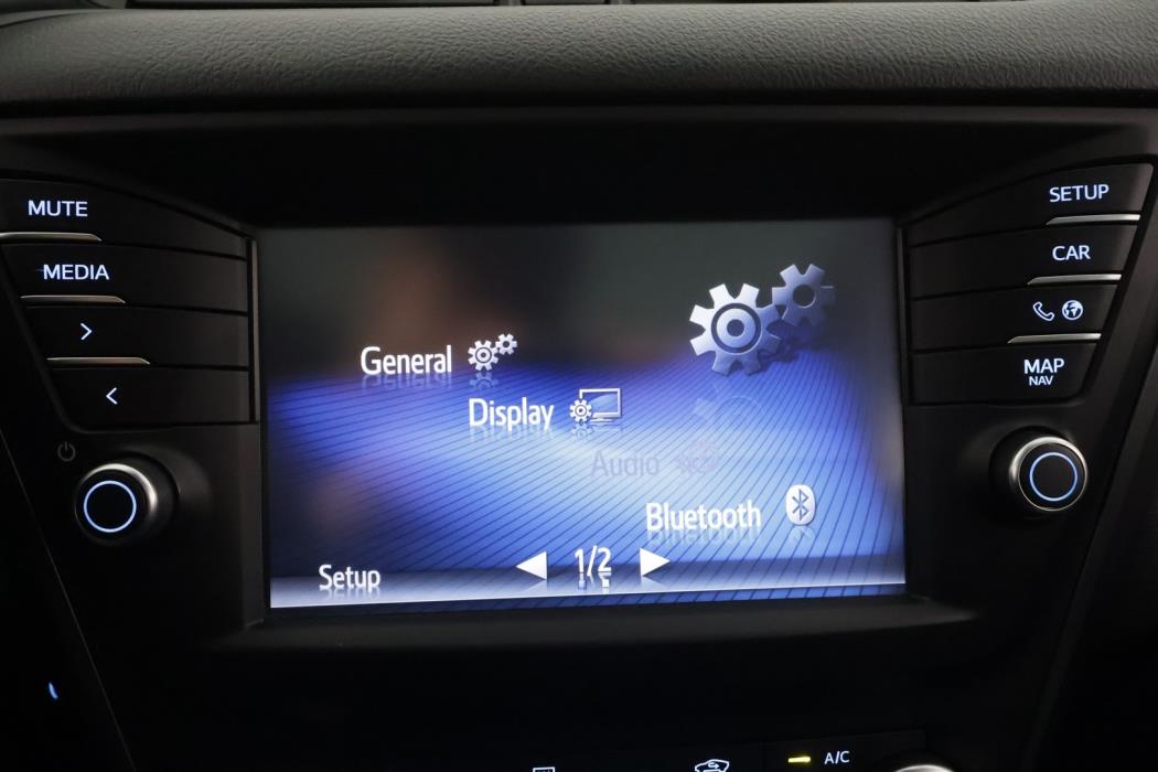 TOYOTA AVENSIS 2016