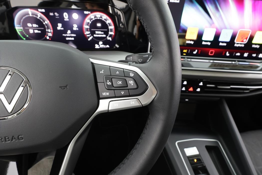 VOLKSWAGEN GOLF 2025