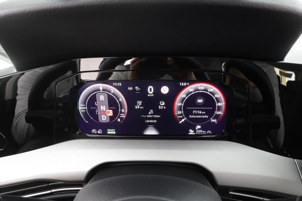 VOLKSWAGEN GOLF 2025