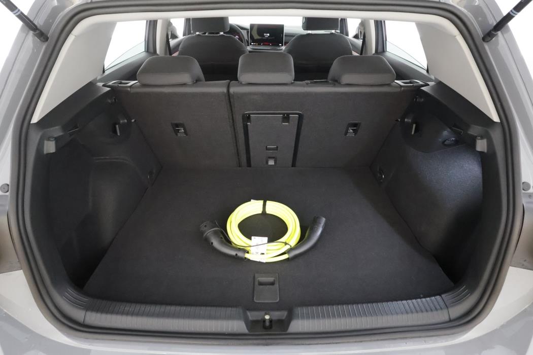 VOLKSWAGEN GOLF 2025