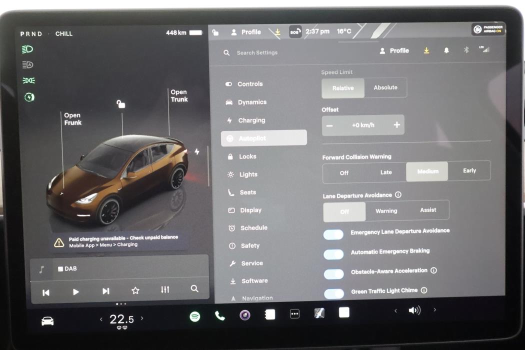 TESLA Model Y 2024