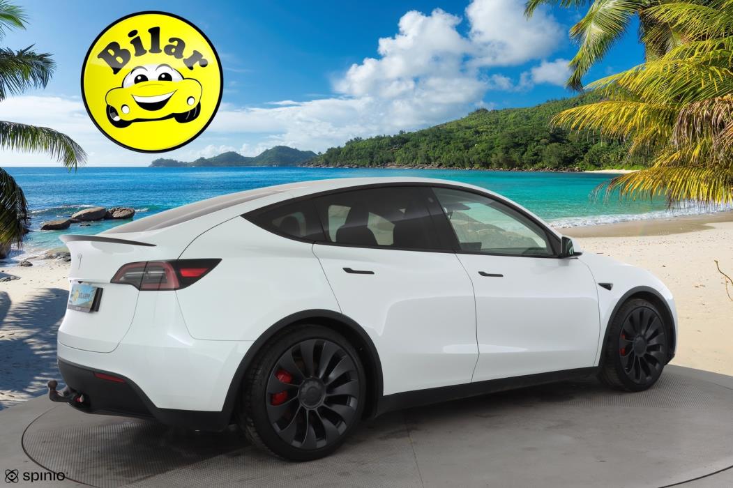 TESLA Model Y 2024