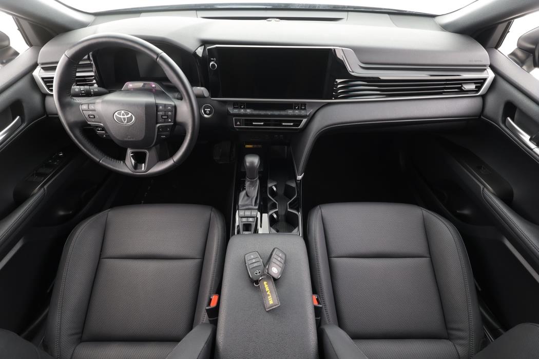 TOYOTA CAMRY 2025