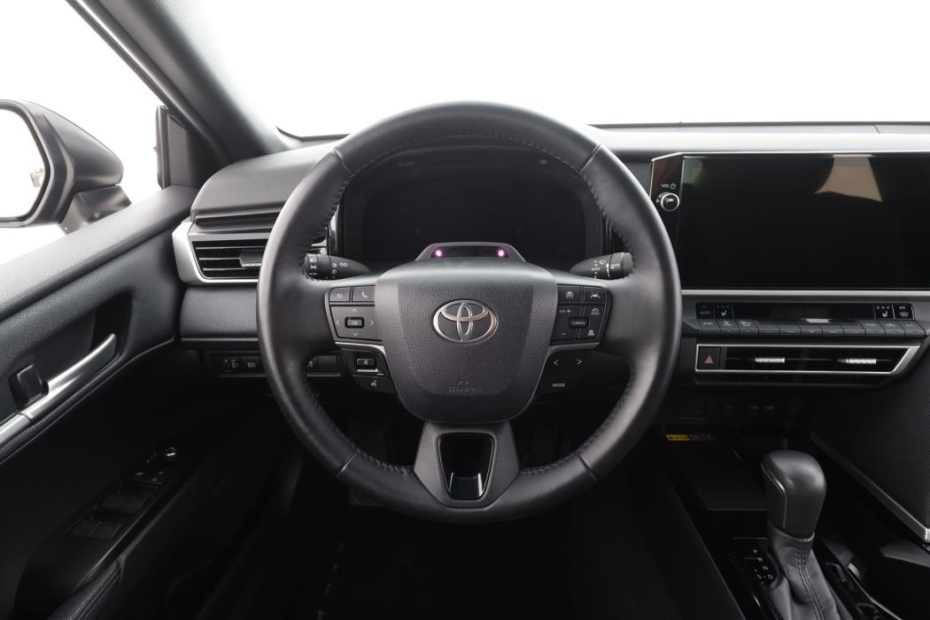 TOYOTA CAMRY 2025
