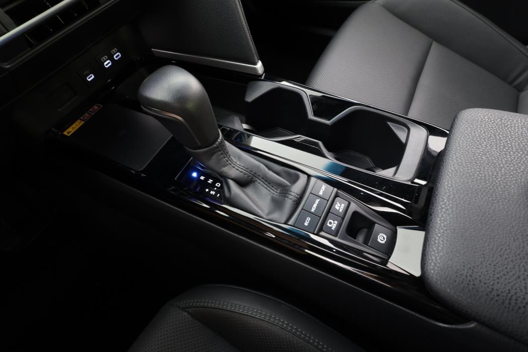 TOYOTA CAMRY 2025