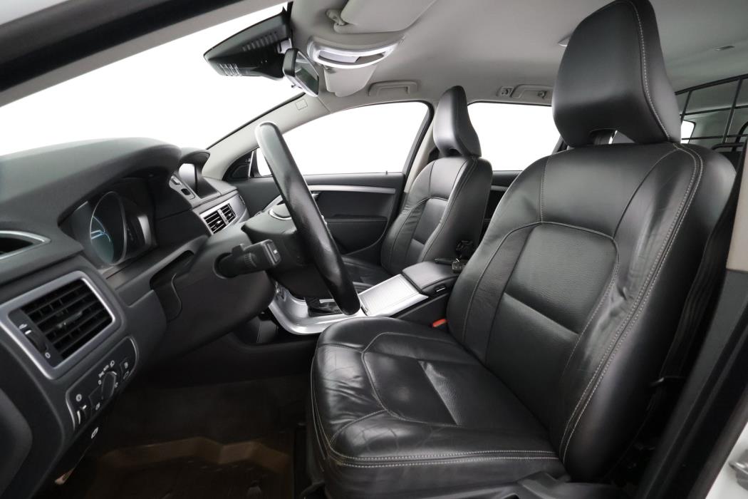 VOLVO XC70 2015