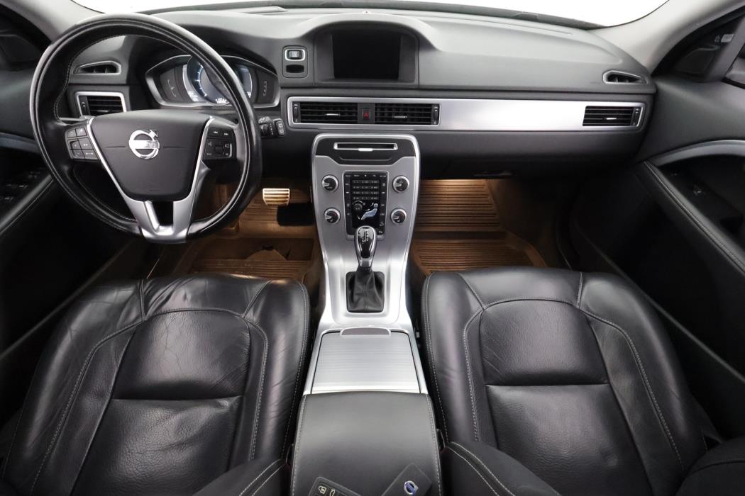 VOLVO XC70 2015
