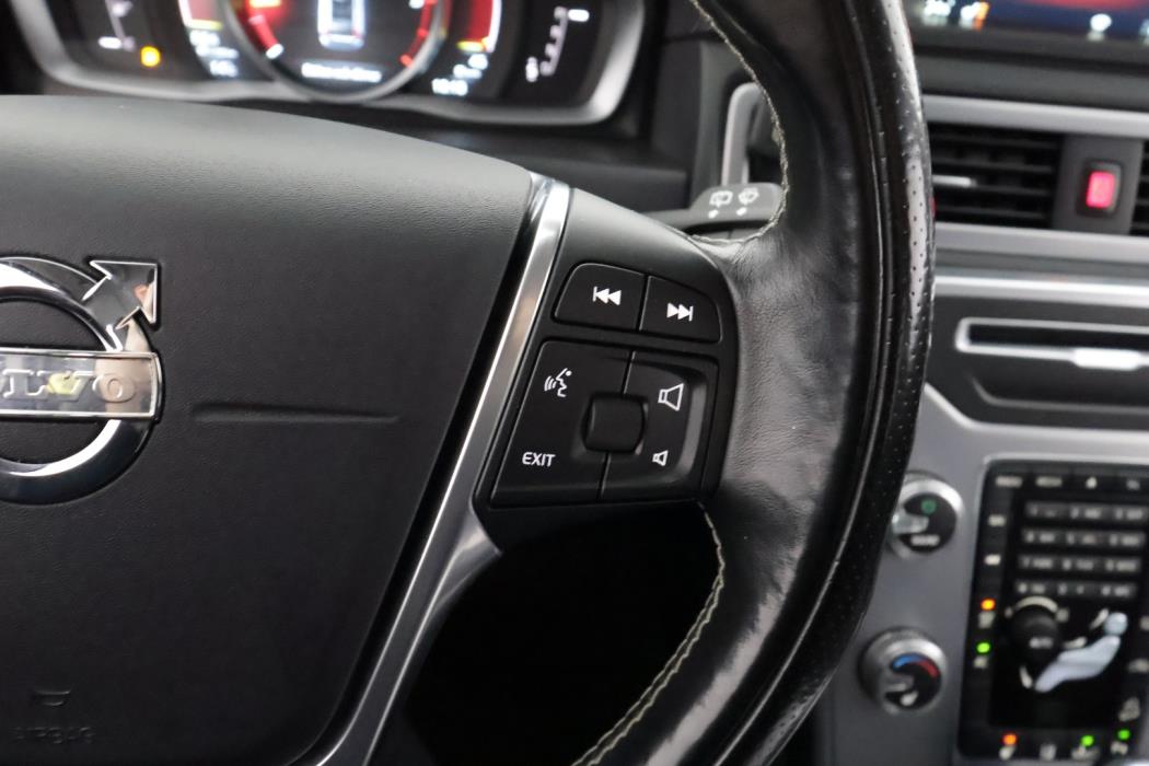VOLVO XC70 2015