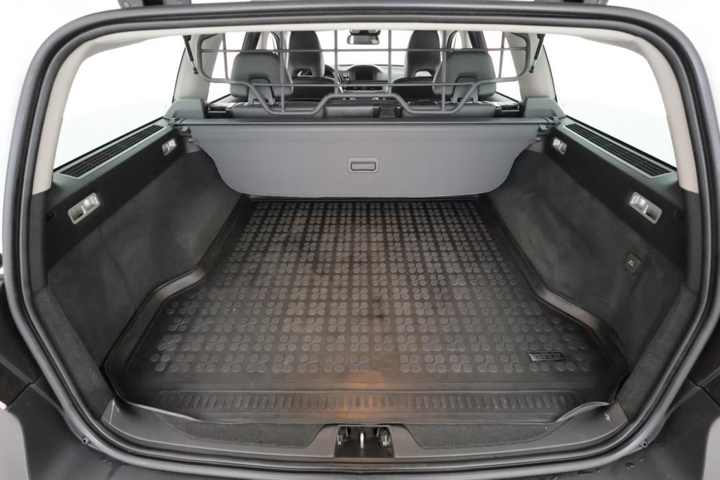 VOLVO XC70 2015