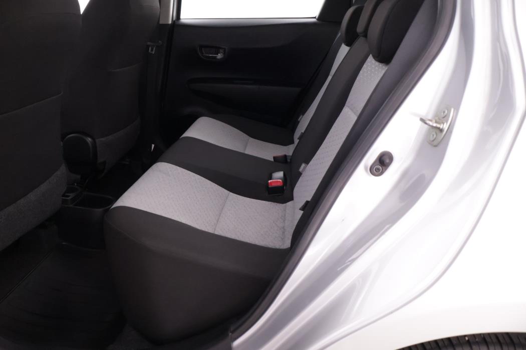TOYOTA Yaris 2012