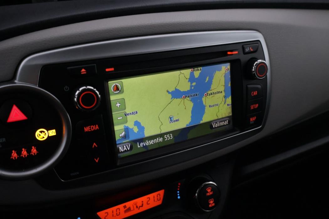 TOYOTA Yaris 2012