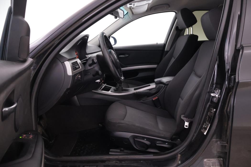 BMW 320 2008