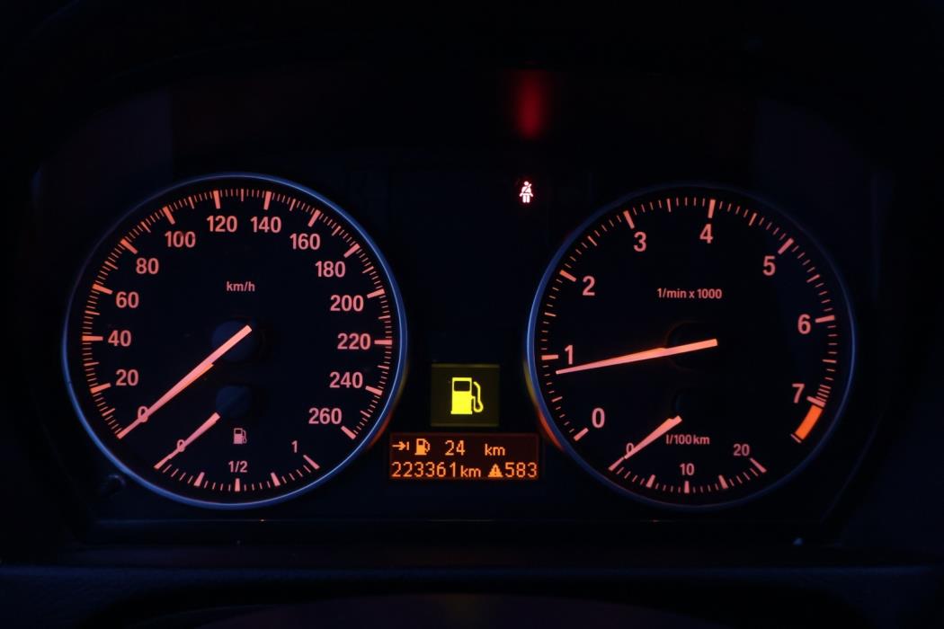 BMW 320 2008