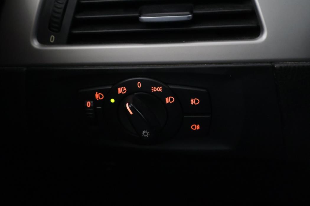 BMW 320 2008