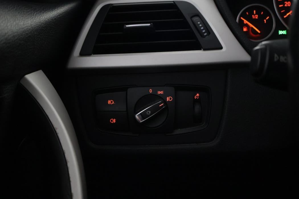BMW 320 2013