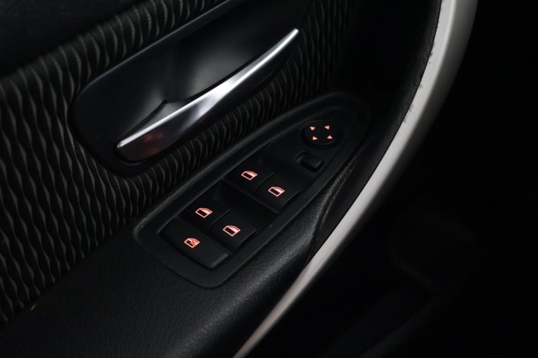 BMW 320 2013