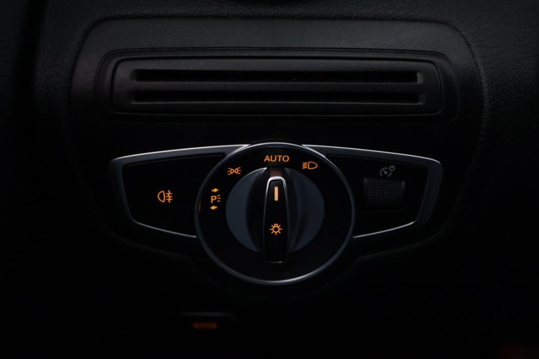 MERCEDES-BENZ C 2019