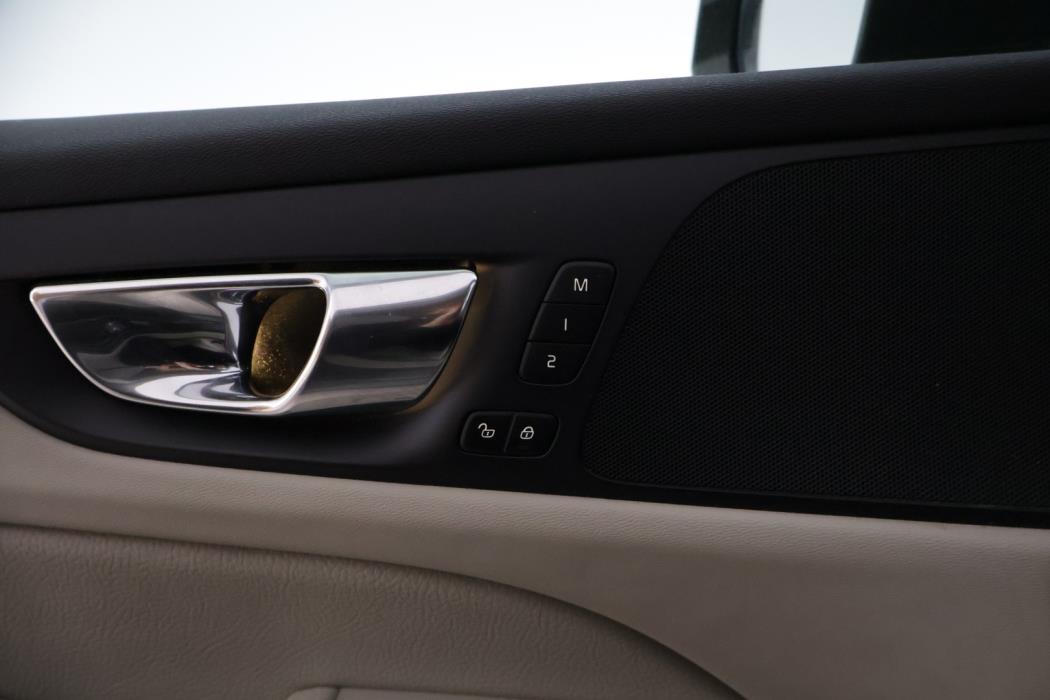 VOLVO V60 2019