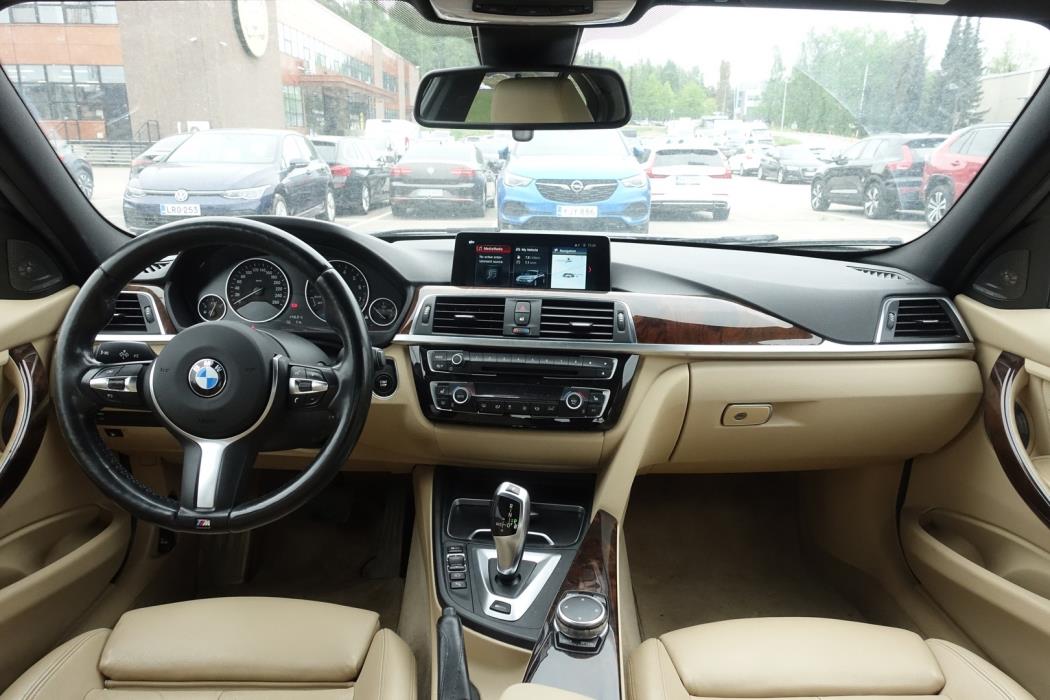 BMW 330 2016