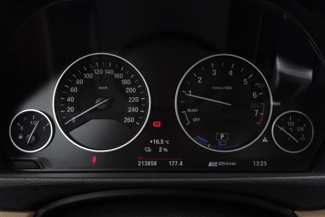 BMW 330 2016
