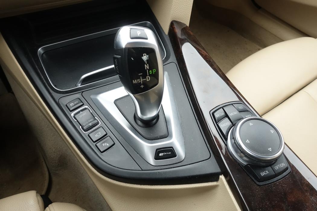 BMW 330 2016