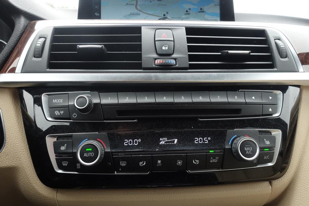 BMW 330 2016