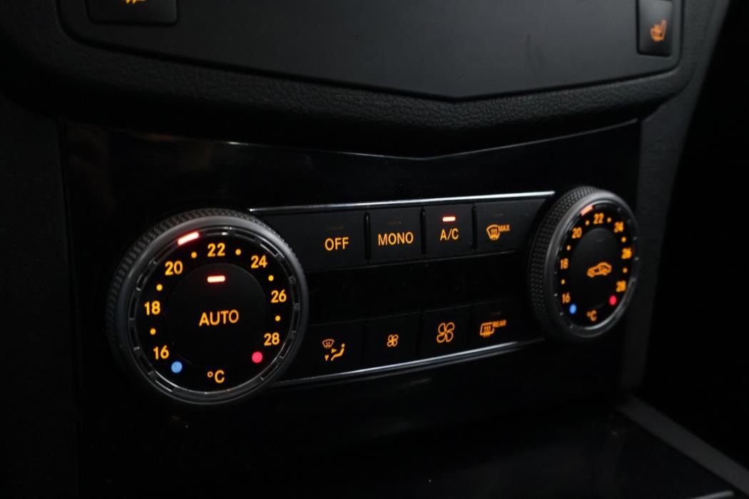 MERCEDES-BENZ C 2008