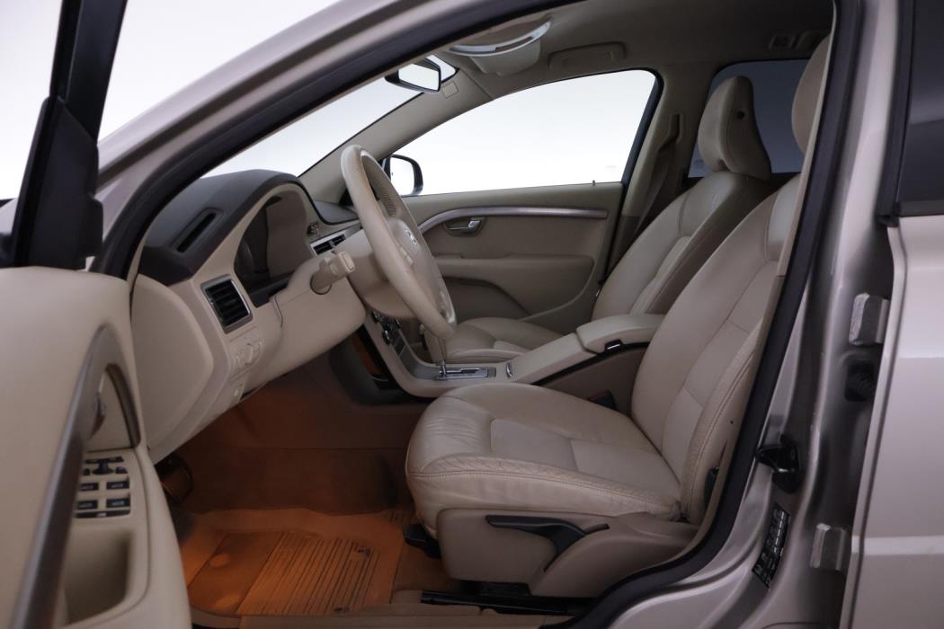 VOLVO V70 2008