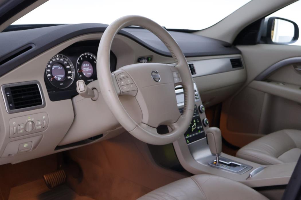 VOLVO V70 2008