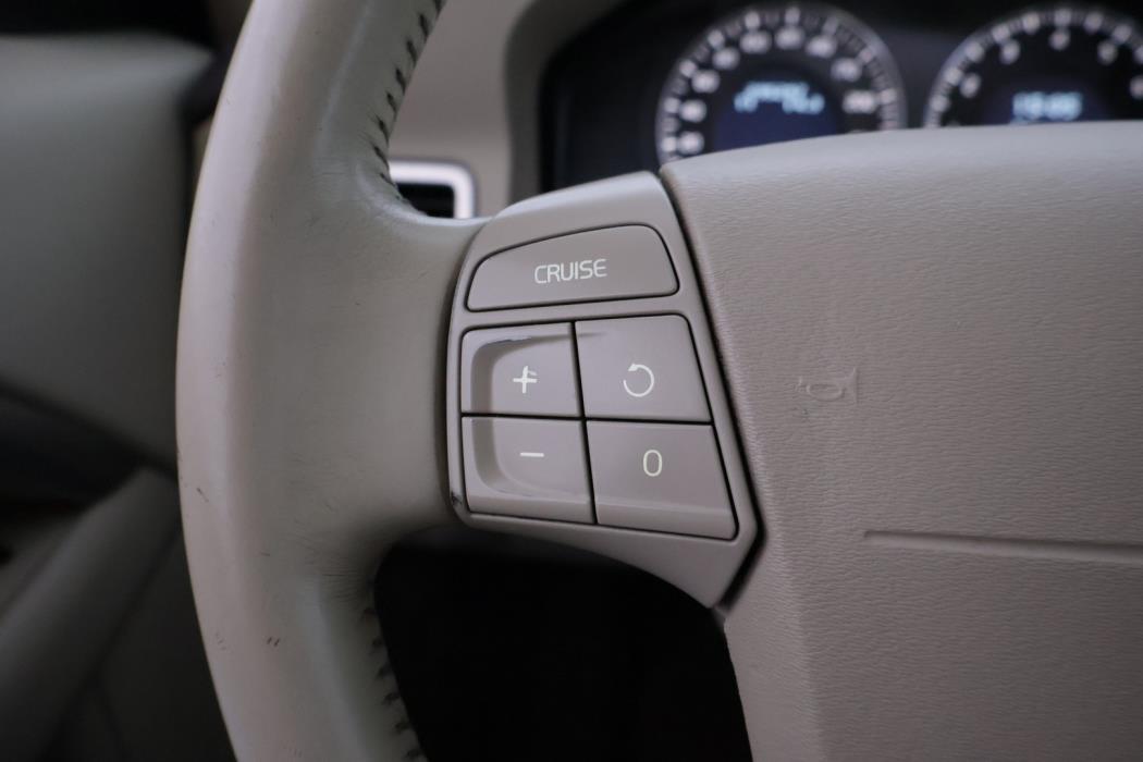 VOLVO V70 2008