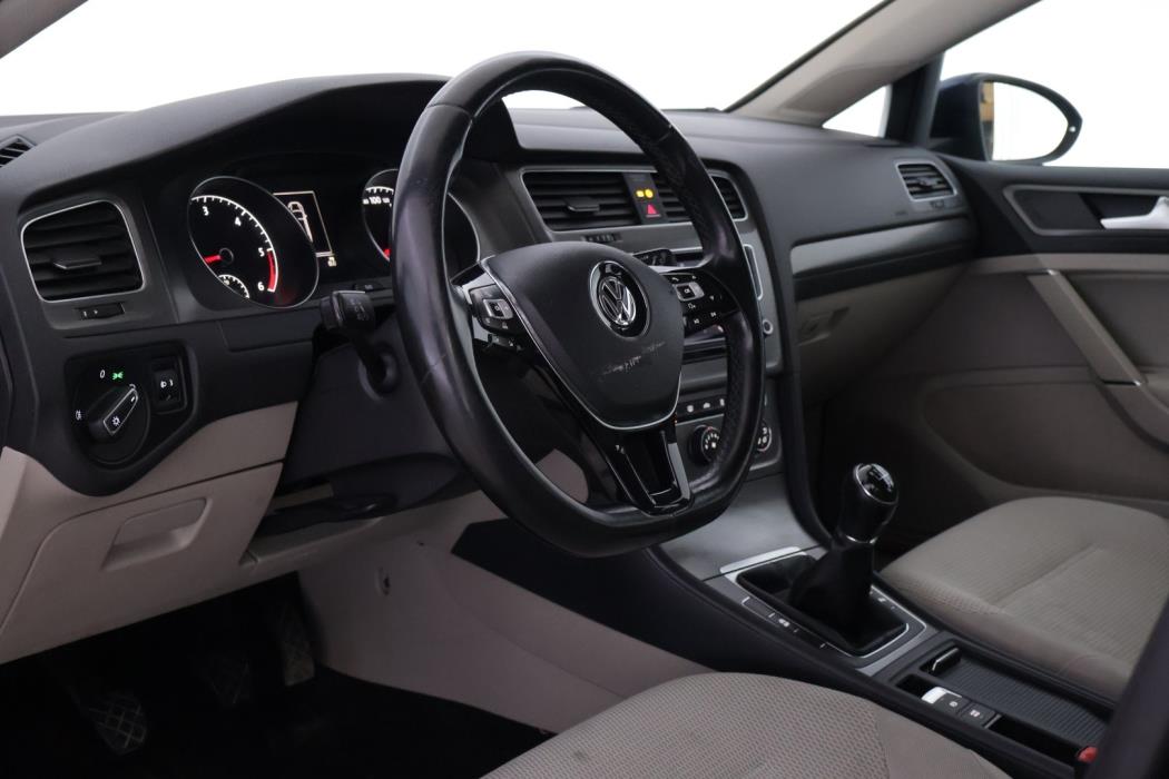 VOLKSWAGEN Golf 2014