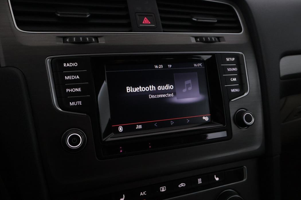 VOLKSWAGEN Golf 2014