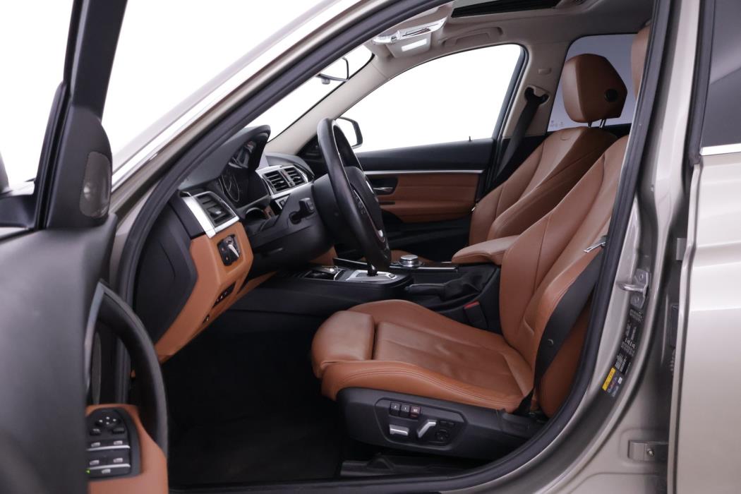 BMW 330 2016