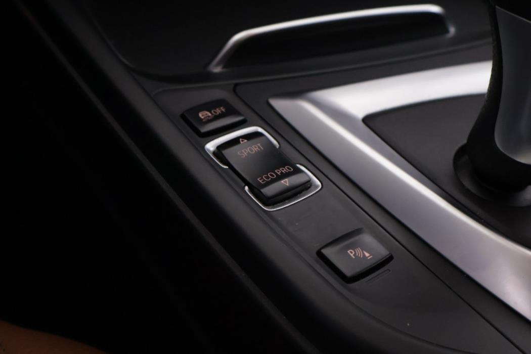 BMW 330 2016