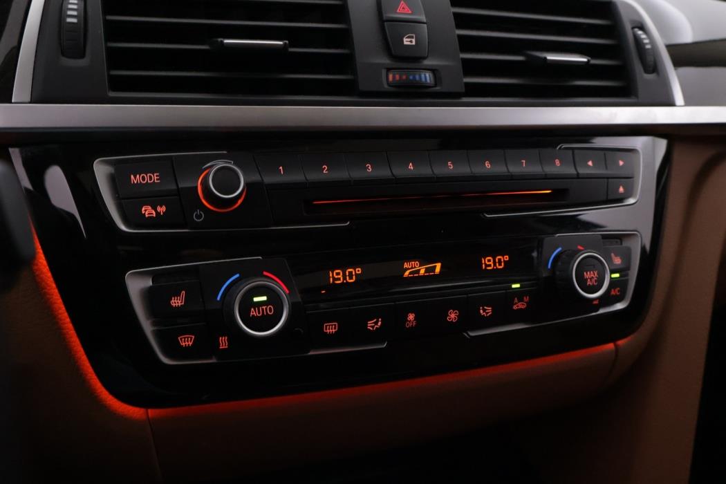 BMW 330 2016