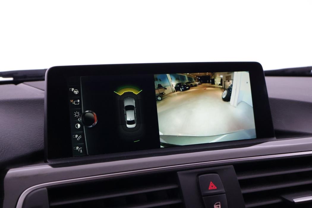 BMW 330 2016