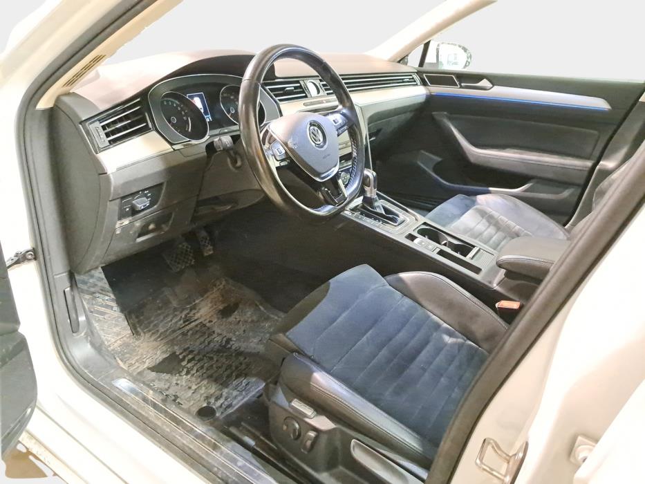 VOLKSWAGEN PASSAT 2017