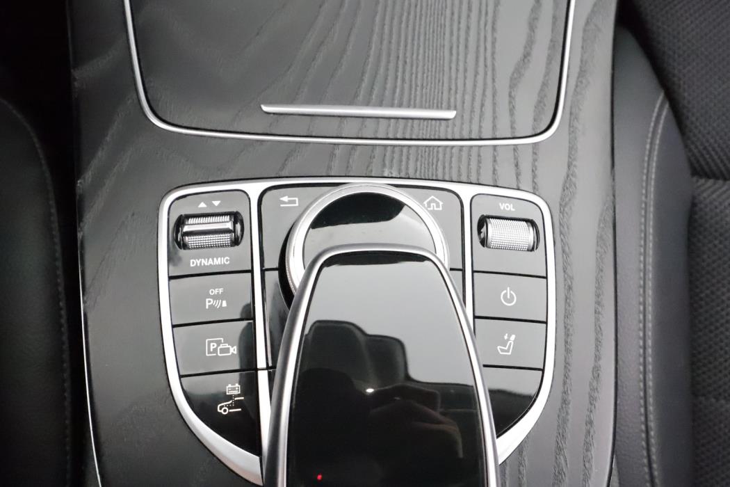 MERCEDES-BENZ E 2020