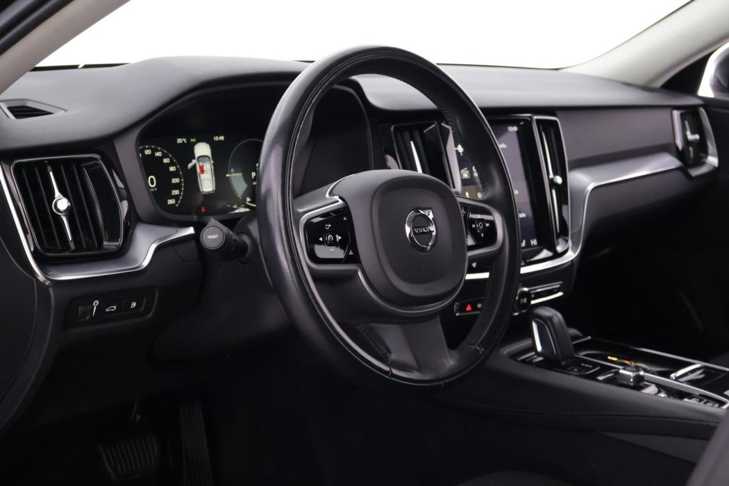VOLVO V60 2020
