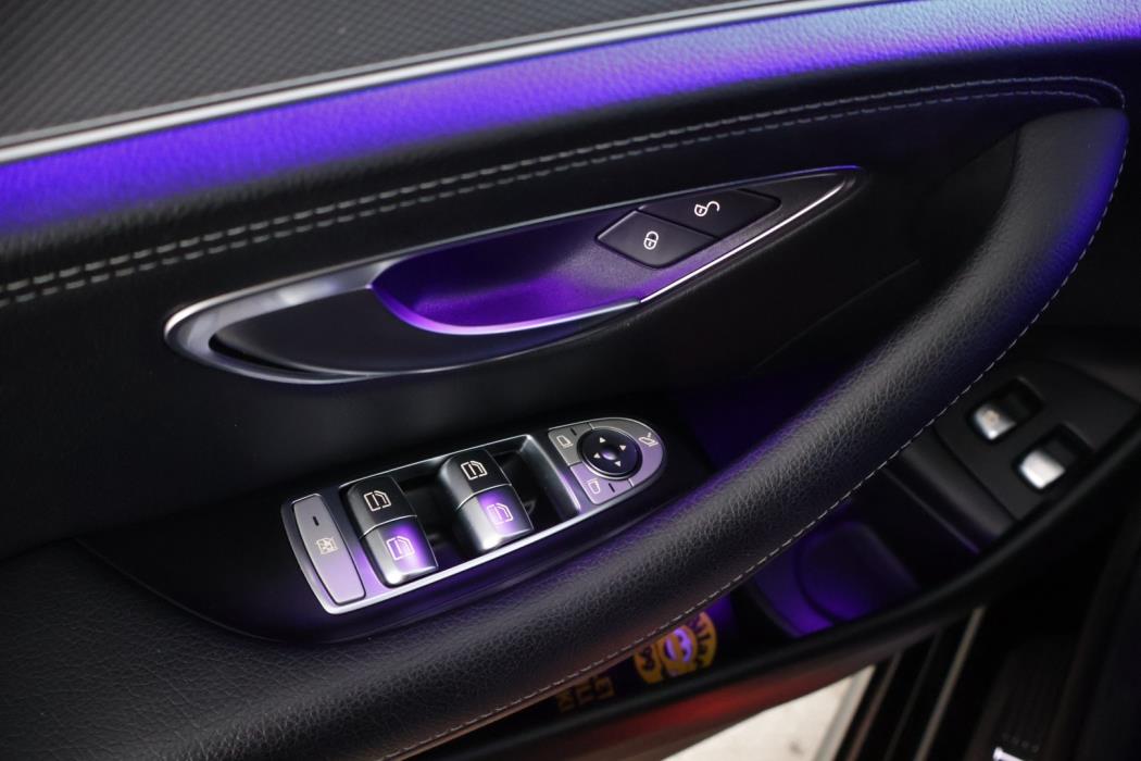 MERCEDES-BENZ E 2020