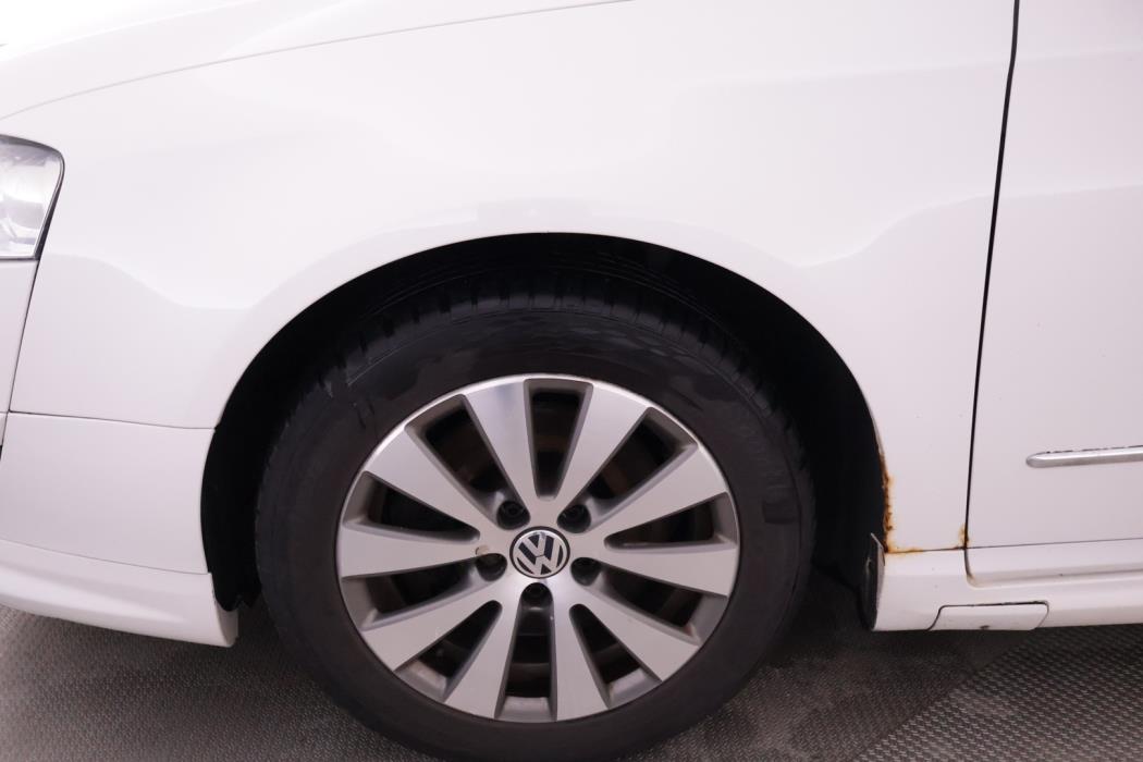 VOLKSWAGEN Passat 2010
